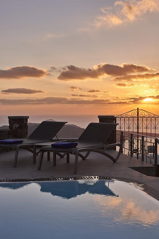 Villa Dakoronia Firá Buitenkant foto